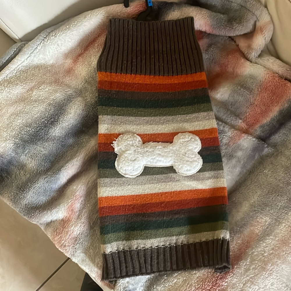 Autumn dog turtle neck with fuzzy bone design